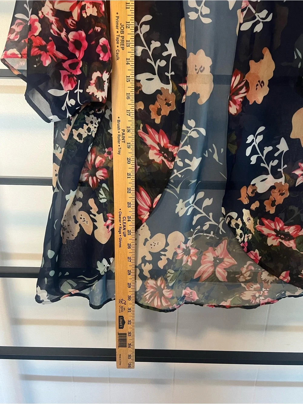 EUC, Women’s Floral Sheer Cover Up, please see pictures for measurements, C4
